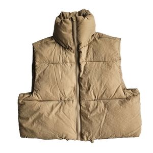 NWOT Women Cropped Puffer Vest with Pockets Lightweight Full Front Zip Closure